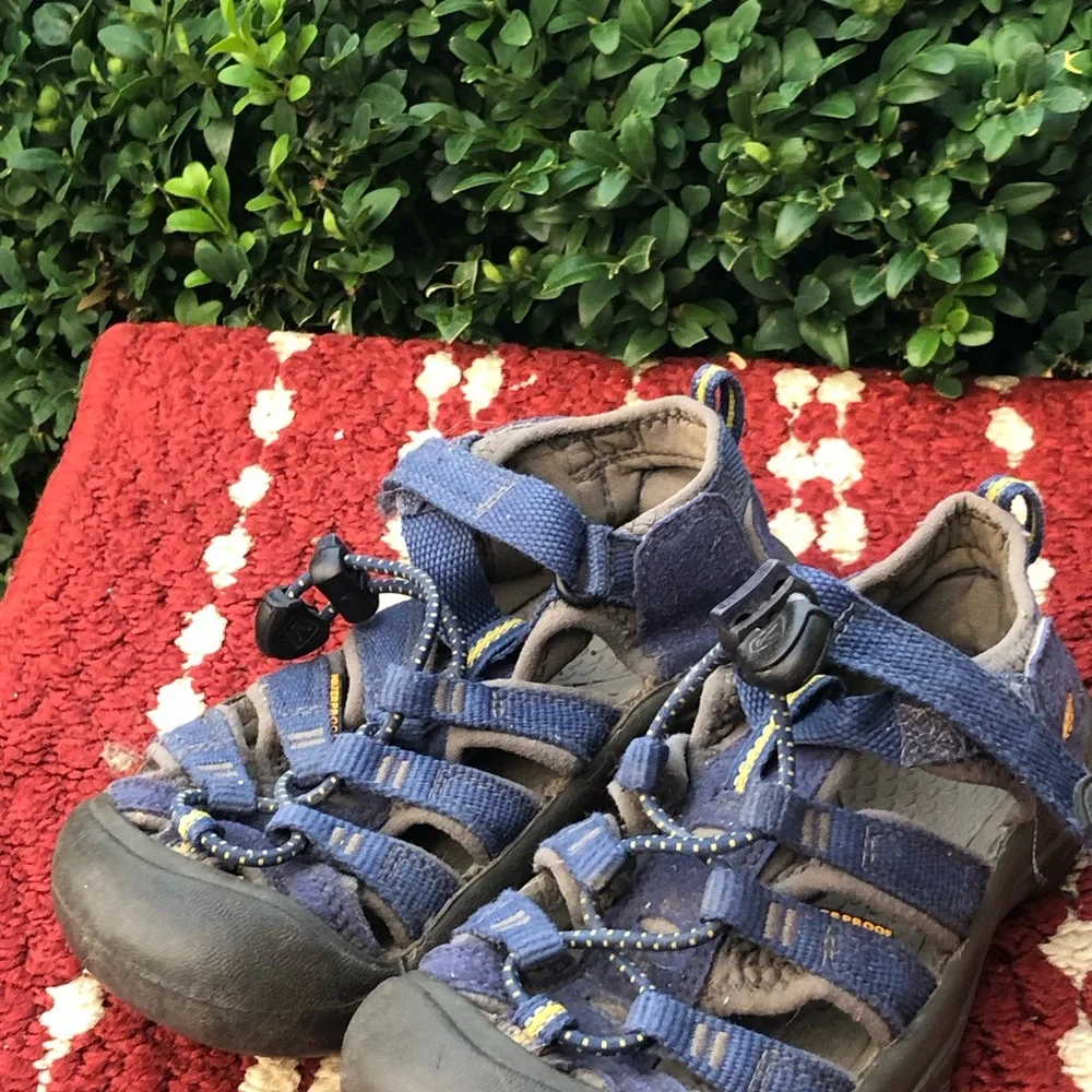 Keen Kids Boy’s Blue Outdoor Water Sport Sandals Size 12